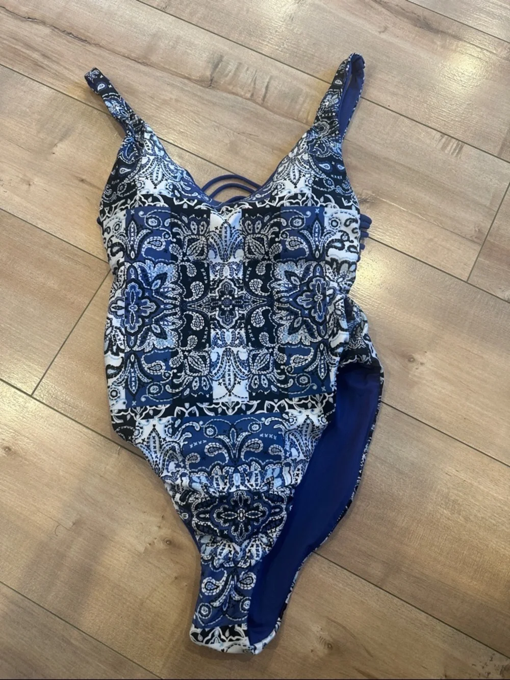 BECCA VIRTUE Women's Blue Americana Reversible One Piece Swimsuit Strappy Back M